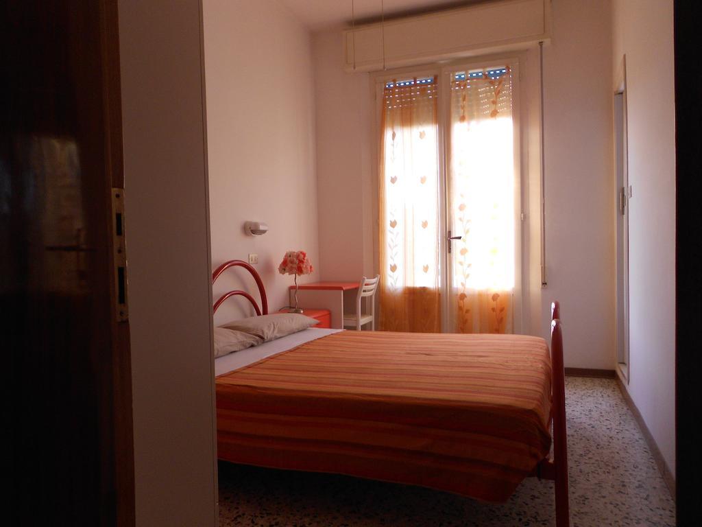 Hotel Villa Dei Platani Беллария-Иджеа-Марина Номер фото