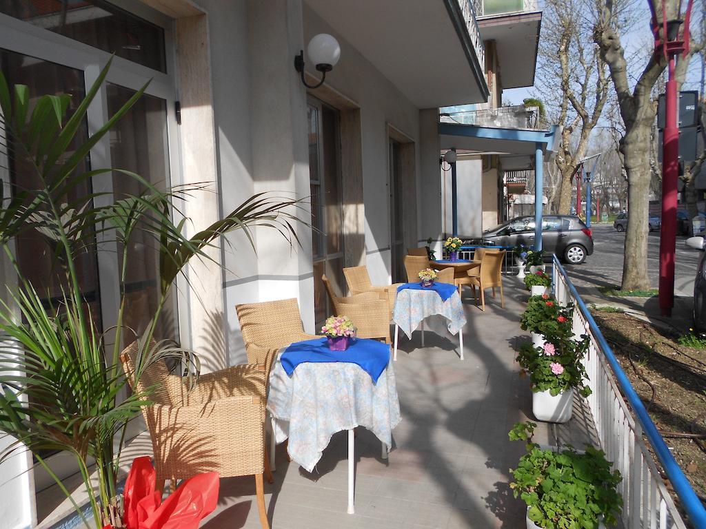 Hotel Villa Dei Platani Беллария-Иджеа-Марина Экстерьер фото