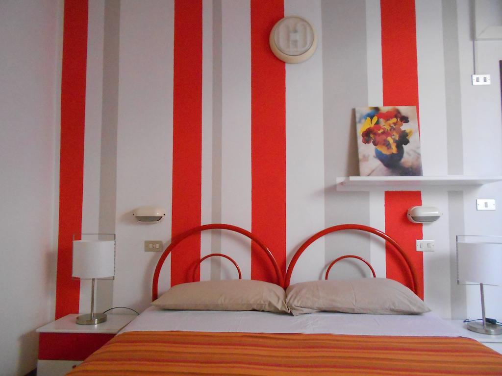 Hotel Villa Dei Platani Беллария-Иджеа-Марина Номер фото