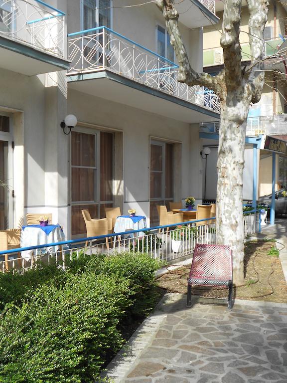 Hotel Villa Dei Platani Беллария-Иджеа-Марина Экстерьер фото