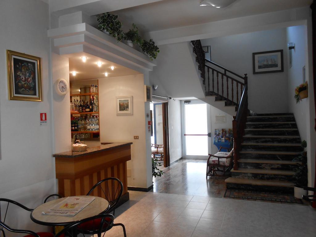 Hotel Villa Dei Platani Беллария-Иджеа-Марина Экстерьер фото