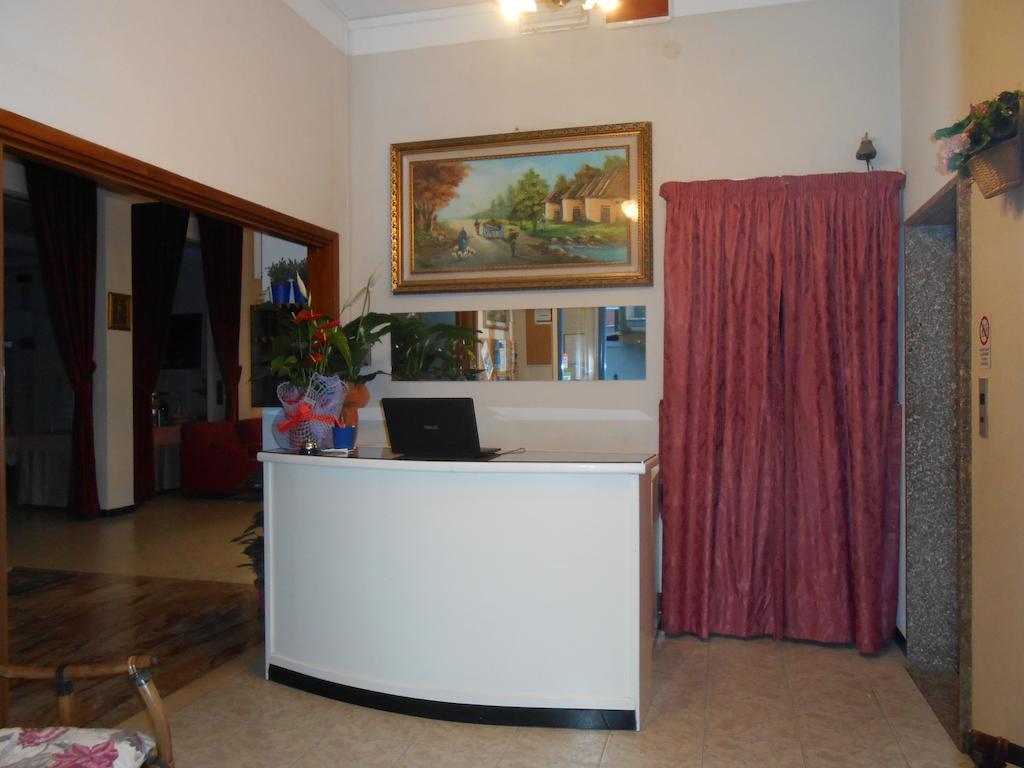 Hotel Villa Dei Platani Беллария-Иджеа-Марина Экстерьер фото